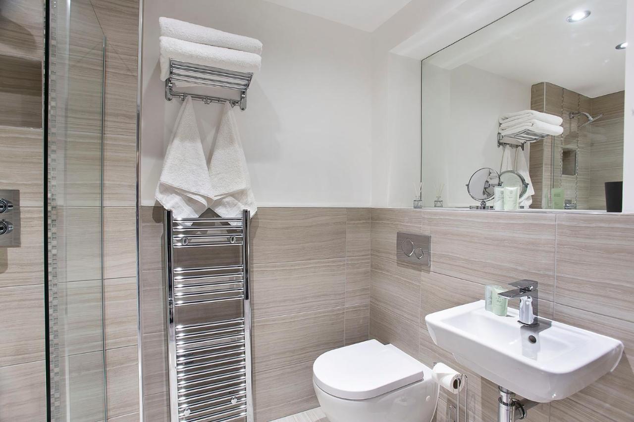 Waters Edge At Cocoa Suites York Luaran gambar